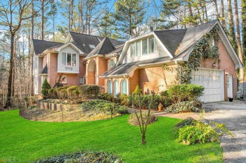 2480 Fawn Rdg, Stone Mountain, GA 30087-1212