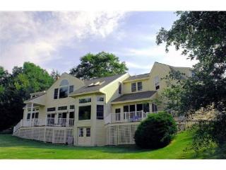 10 Wildwood Ln, Rye, NH 03870-2743