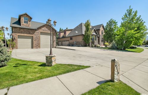 6716 Madison Ave, Highland, UT 84003-5619