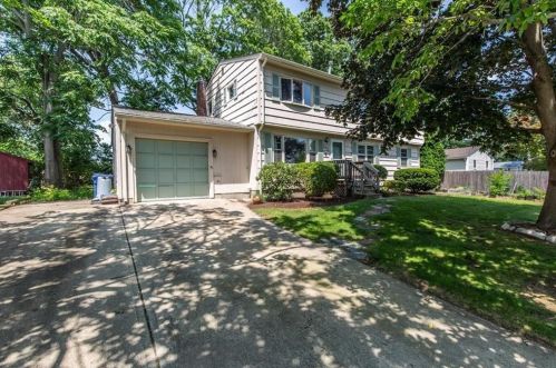 195 Cove Ave, Warwick, RI 02889-8608