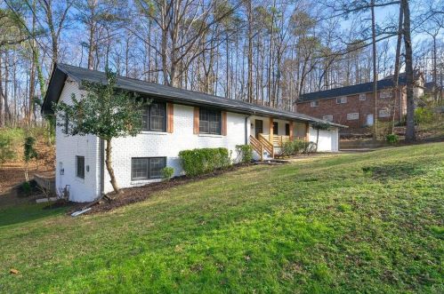 3740 High Point Ln, Atlanta GA  30331-7986 exterior