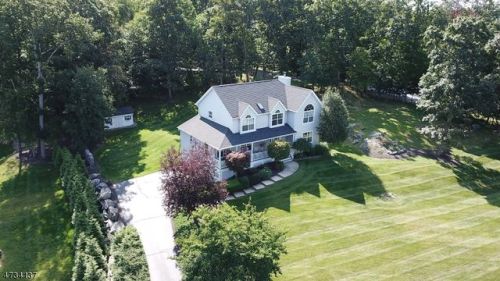 2 Prosperity Cir, Sparta, NJ 07871-1768