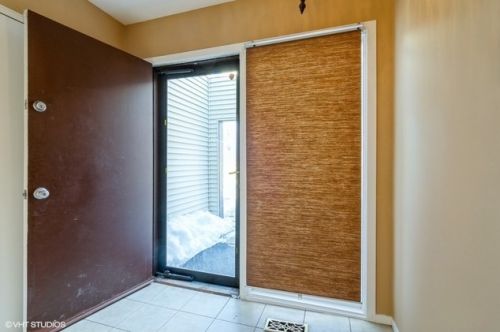 616 Naples Ct, Glenview, IL 60025-3815