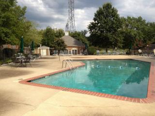 6899 Petworth Rd, Memphis, TN 38119-6830