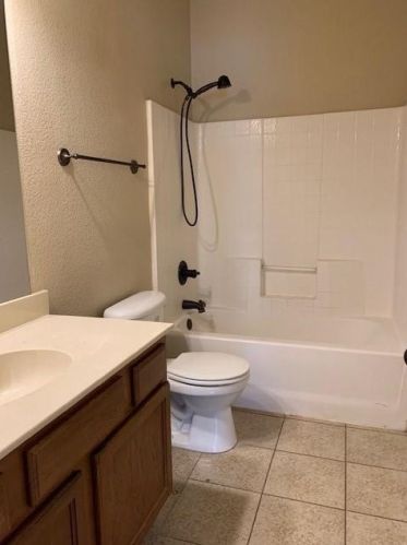 1415 Piedmont Dr, Midlothian TX  76063-6045 exterior