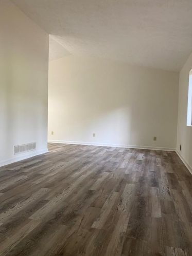 855 Lost Creek Cir, Stone Mountain, GA 30088-2106