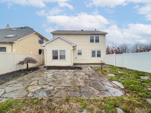 3 Ned Ct, Sewaren, NJ 07077-1014