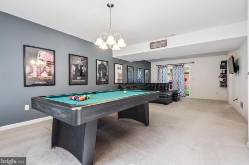 319 Devon Dr, Lancaster PA  17603-4609 exterior