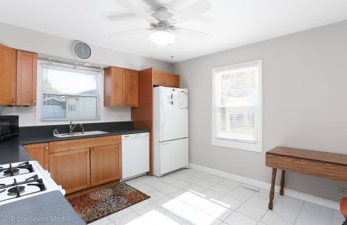 11525 Natchez Ave, Worth, IL 60482-2317
