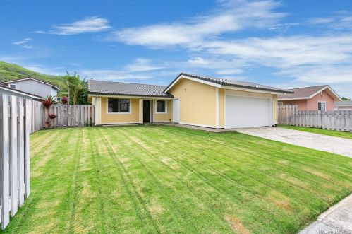 627 Inuwai Pl, Honolulu, HI 96825-2925