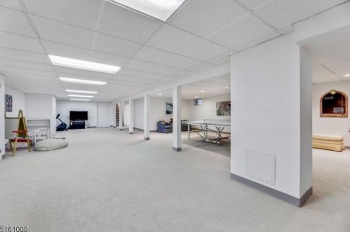 16 Knollwood Dr, Town Center NJ  07052-2406 exterior