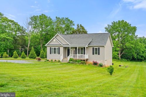 18278 Springs Rd, Jeffersonton, VA 22724-2155