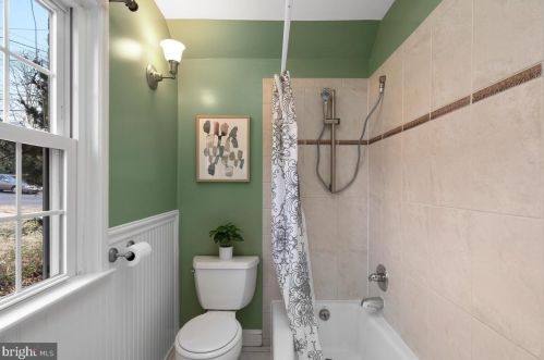 1023 Carson St, Silver Spring MD 20901-1814 exterior