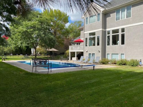 3544 Crestmoor Dr, Saint Paul MN  55125-5028 exterior