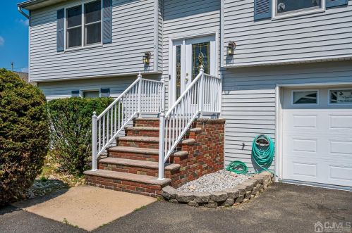 5 Hendrick Pl, Piscataway, NJ 08854-2165