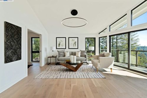53 Tappan Ln, Orinda, CA 94563-1331