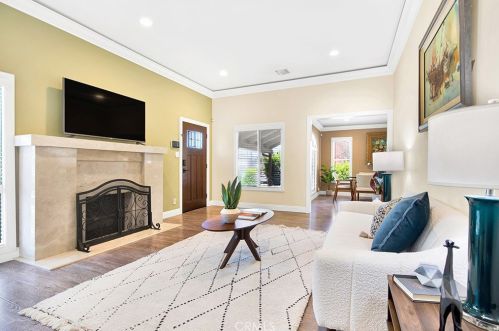 1755 Glenwood Rd, Glendale CA  91201-1543 exterior