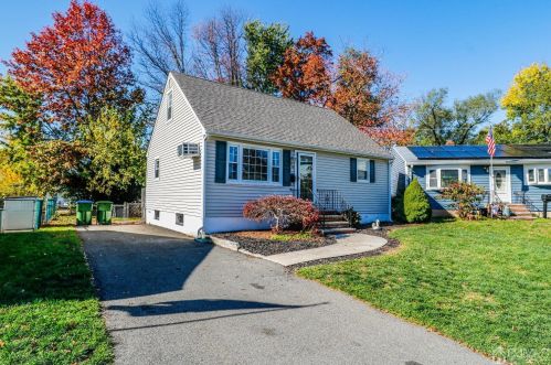 86 Oak Ln, Edison, NJ 08817-3570