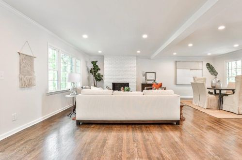 3911 Edenton Ct, Atlanta GA  30319-1883 exterior