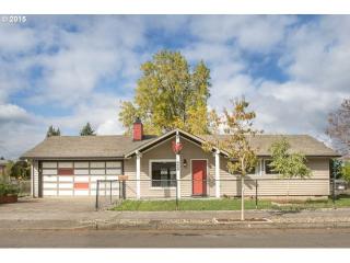 8639 Gilbert Ave, Portland, OR 97203-6217