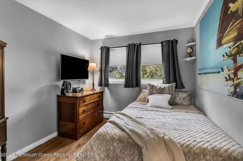 37 Walnut Ave, Tinton Falls NJ 07701-6132 exterior