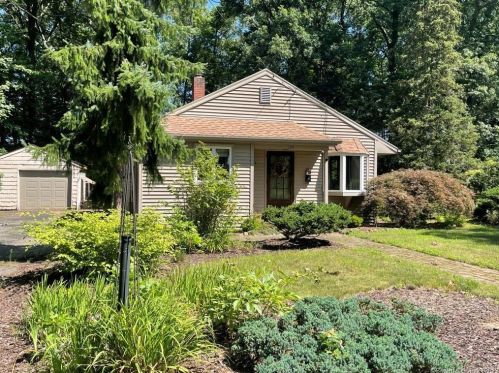 124 Mountain View Rd, Southington CT  06489-2728 exterior