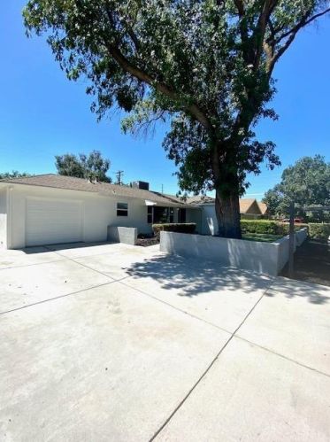 1535 Kent Way, Modesto, CA 95355-3131