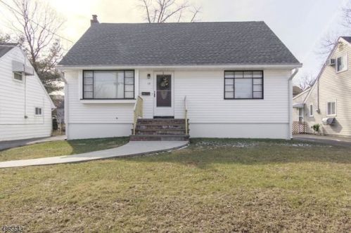 17 Jackson St, Nutley, NJ 07110-1221