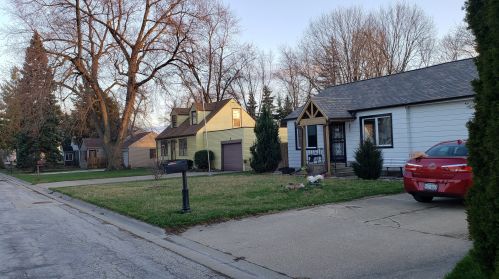 2215 Parkrose Ave, Joliet, IL 60403-1807