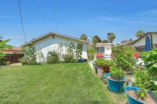 4046 Columbia Ave, Riverside CA  92501-1526 exterior
