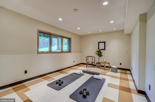 9137 Edinburgh Ln, Saint Paul MN  55125-9192 exterior
