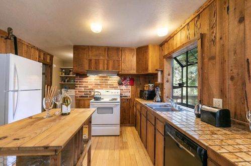 11782 Silverfir Cir, Truckee CA  96161-3216 exterior