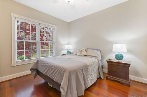 42 Vintage Ln, Wapping CT  06074-1616 exterior