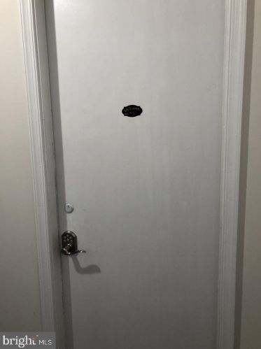 424 20th St, Philadelphia, PA 19130-3828