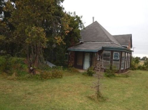105 6th St, Geary, OK 73040-1465