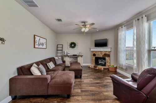 5704 Navigation Ct, Fort Worth TX  76179-5279 exterior