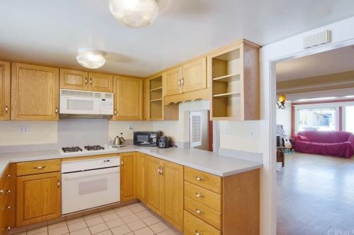 610 Lomita Ave, Glendale CA  91205-2233 exterior