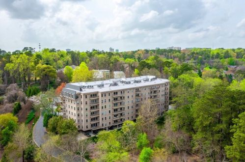 2865 Lenox Rd, Atlanta GA  30324-2880 exterior