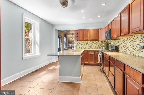 430 42 St, Philadelphia PA 19104-0044 exterior