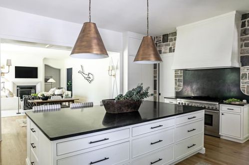 4234 Club Ln, Atlanta GA  30319-1140 exterior