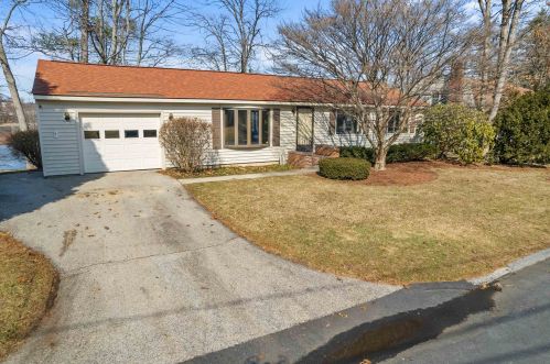 105 Shore Dr, Nashua, NH 03062-1339