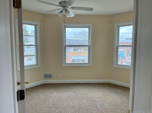66 2nd Ave, Huntington CT  06484-4427 exterior