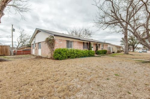 2130 Crosby Rd, Carrollton TX  75006-7601 exterior