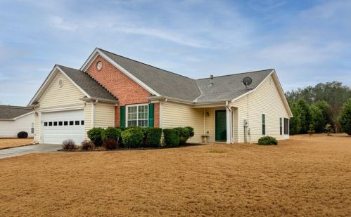 50 Saddlebrook Dr, Porterdale, GA 30016-3052