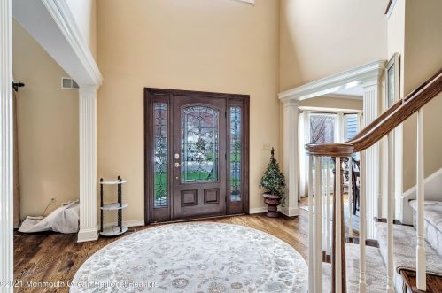 53 Jamestown Rd, Tinton Falls NJ  07724-2435 exterior