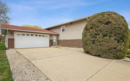 18800 Oakwood Ave, Country Club Hills, IL 60478-5699
