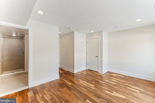 154 Front St, Philadelphia PA  19106-0020 exterior