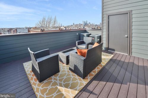 1431 5 St, Philadelphia PA 19147-0059 exterior