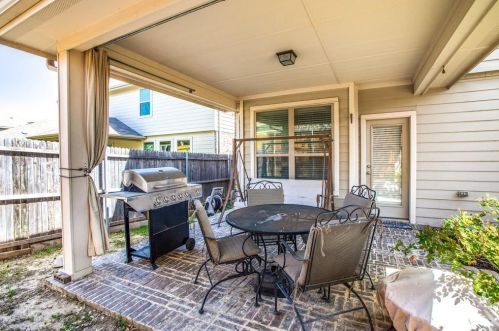 10437 Turning Leaf Trl, Fort Worth TX  76131-3981 exterior