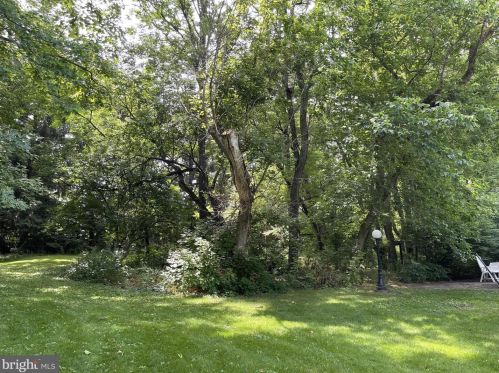 112 Bentley Ln, Lancaster PA  17603-6223 exterior